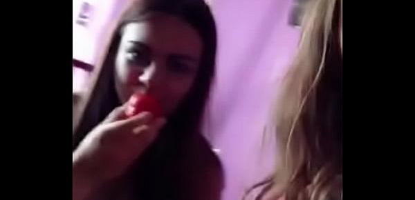  2 teens testing their gag reflexes in bedroom